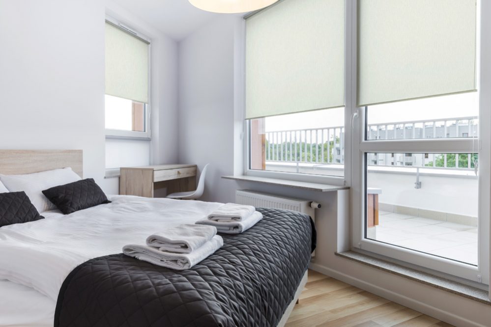 สร้างความงามที่โดดเด่น โดยใช้ม่านม้วนตกแต่งภายใน