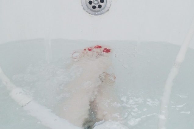 วิธีการใช้โซดาไฟแก้ปัญหาท่อตัน