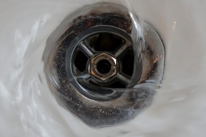 วิธีแก้ปัญหาท่อตัน ทำได้ง่ายสบายๆ